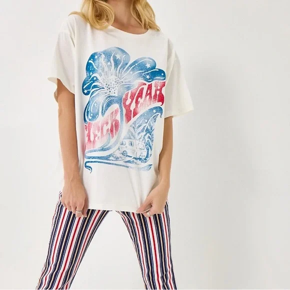 Lainey Wilson/Wrangler  “Heck Yeah” Tee - Picture 5 of 8